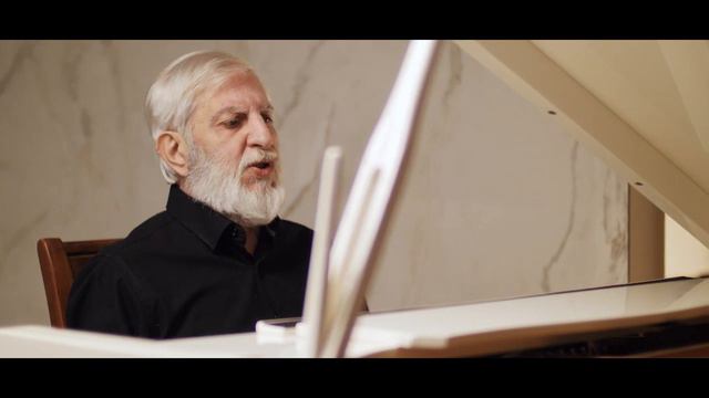 Белый аист Ефрем Григорьевич Амирамов Защищено авторским правом ©️ смотреть онлайн