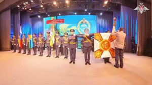 Вручение Псковскому гвардейскому соединению ВДВ ордена Кутузова