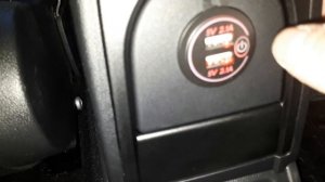 USB для задних пассажиров с сенсорной кнопкой выключения Volkswagen Polo Sedan