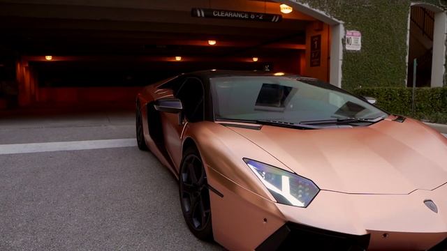 Satin Chrome Rose Gold Lamborghini Aventador with Reflective Black смотреть онлайн