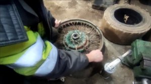 как разобрать колесо мотоцикла Урал с сохранением спиц