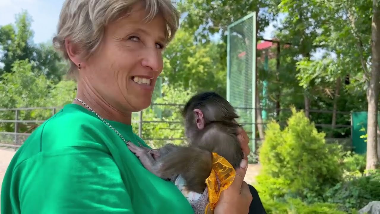 Люся с Леокадией  ЗВЁЗДЫ ЭКРАНА!
