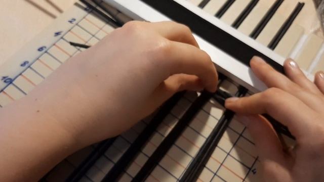 Как сплести прямоугольное донышко на самодельном станке. Плетение из бумажной лозы. Просто и удобно