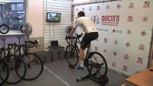 На велосипеде круглый год. Пушкинским велосипедистам стали доступны тренировки на велостанке