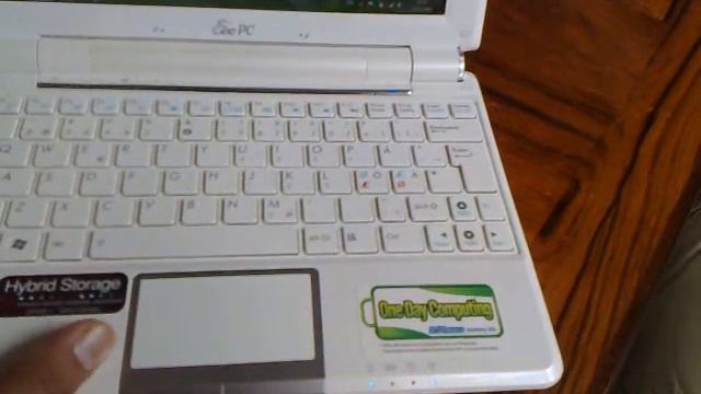 Asus Eee Pc 1000HE смотреть онлайн