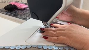 Шок от неё ? Швейная лапка с возможностями, о которых мало кто знает, — полезная находка для шитья