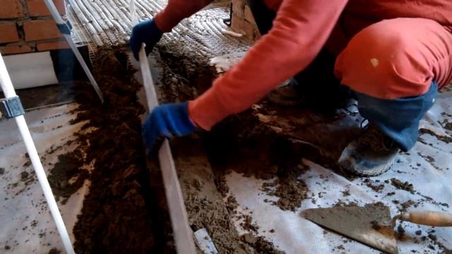 установка маяков для стяжки, полусухим методом смотреть онлайн