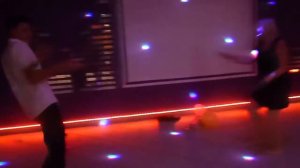 Артур зажигает с женой. Танец из Криминального чтива