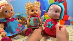 Куклы Пупсики танцуют Как мама катает пупсиков в коляске Мультик про кукол с игрушками Curly Lisa