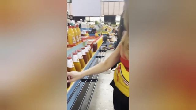 Тина Кароль приехала выступать в Алматы и посетила местный рынок