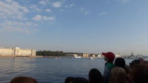 крейсер Аврора на ходу