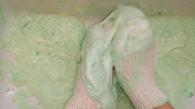 ЯРКАЯ ХРУСТЯЩАЯ ПЕНКА ОТ DURU ЗЕЛЕНЫЙ ЧАЙ/ АСМР МЫЛО/РАССЛАБЛЯЮЩЕЕ ВИДЕО ПЕРЕД СНОМ смотреть онлайн