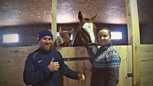 Построил большую ферму для лошадей и коз. Завели лошадей в новый дом