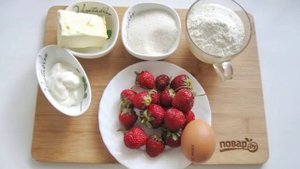 Киш с клубникой