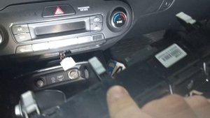 KIA SORENTO как снять кнопки подогрева руля,сидений