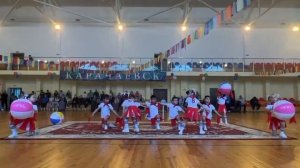 Спортивный танец "Детство -это я и ты".г.Карачаевск.Детский сад "Радуга"