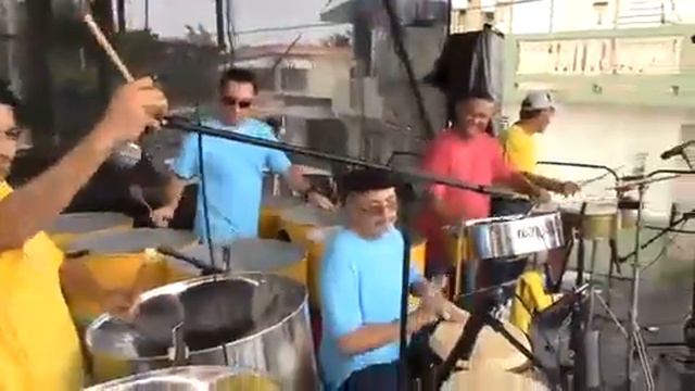 Osvaldo Diaz Con La Fenix Steel Band Festival Del Mondongo En Camuy PR 31 D Julio 2016 смотреть онлайн