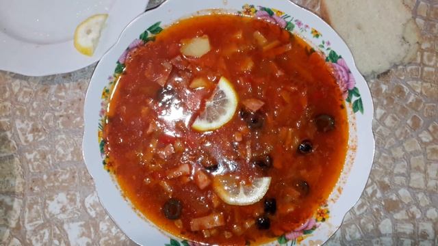 НА ОБЕД ЕМ СОЛЯНКУ смотреть онлайн