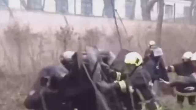 Французские полицейские подрались с пожарными