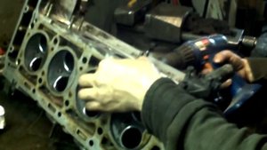 Ремонт двигателя М 102 на Мерседес 190,часть № 4 ГБЦ.