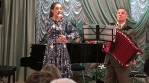 "Гармонист", муз. Б. Зиганшина, сл. Ю. Азарова, поёт Мария Дюдина.