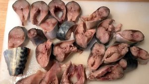 Малосольная скумбрия пряного посола! Пальчики оближешь???