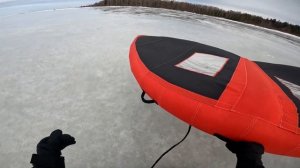 Заезд на сноуборде с вингом по Финскому заливу - лед с водой, ветер 8 м/с