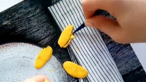 Лепка банана из пластилина