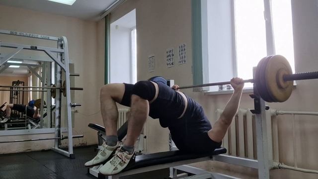 Жим лежа 132.5кг×6.41 год смотреть онлайн