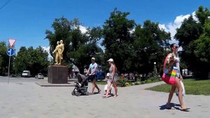 Геническ ул.Махарадзе пр.Мира в полдень 7 июля 2016