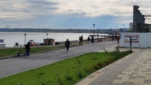 Набережная апрель