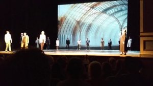 Поклонны спектакля "Дальше тишина" Малого театра