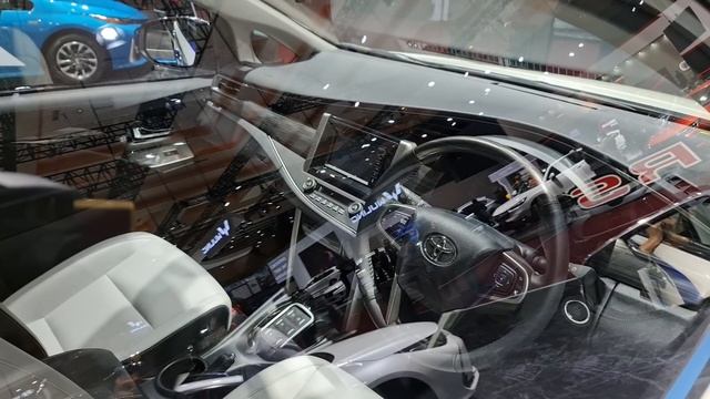 Walkaround Toyota Kijang Innova EV - Indonesia смотреть онлайн