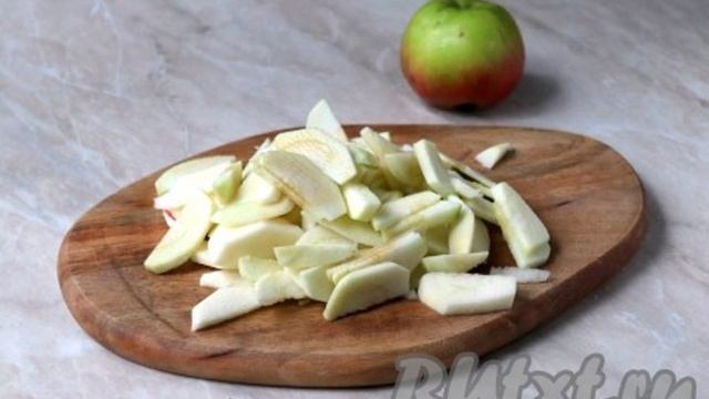 Шарлотка из батона с яблоками в духовке