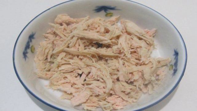 Салат из курицы и грибов