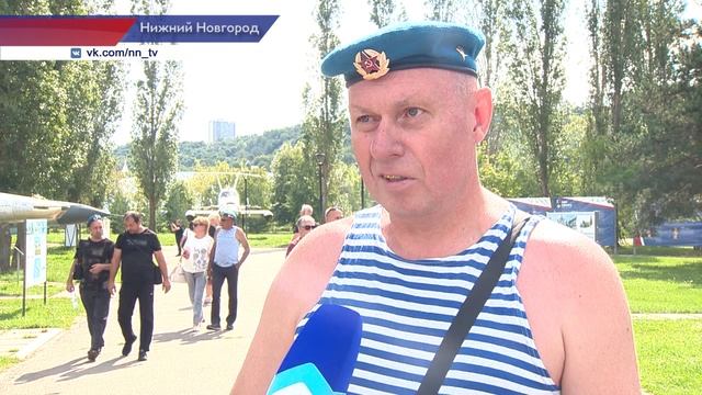 В День ВДВ в Нижнем Новгороде возложили цветы к памятнику Василия Маргелова