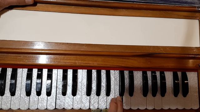 #68 Learning harmonium Ahmad Zahir school  آموزش هارمونیه احمدظاهر همه یارانم به پریشانی