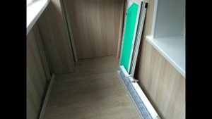 Как можно сделать шкафчики на лоджии в бюджетном варианте. Раздвижная алюминиевая система для шкафов