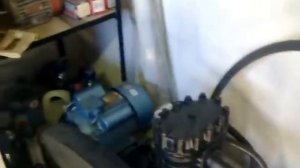 Компрессор с холодильной установки советского производства на 220 вольт.