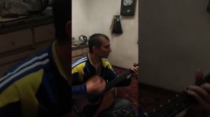 Под гитару, горит косяк