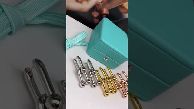Серьги Tiffany Hardwear Тиффани Хардвер сталь смотреть онлайн