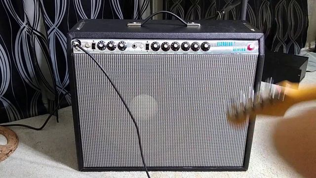 Demo of Fender Vibrolux Reverb SOLD REVERB смотреть онлайн