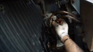 ПОДКЛЮЧЕНИЯ ТОПЛИВНЫХ ШЛАНГОВ К ФИЛЬТРУ ГРУБОЙ ОЧИСТКИ PL. VOLVO FH12 2000г