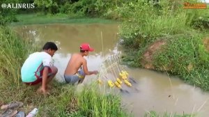 10 ГЕНИАЛЬНЫХ СПОСОБОВ ЛОВИТЬ РЫБУ БЕЗ УДОЧКИ