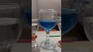 Делаю эксперимент с водой и зелёнкой