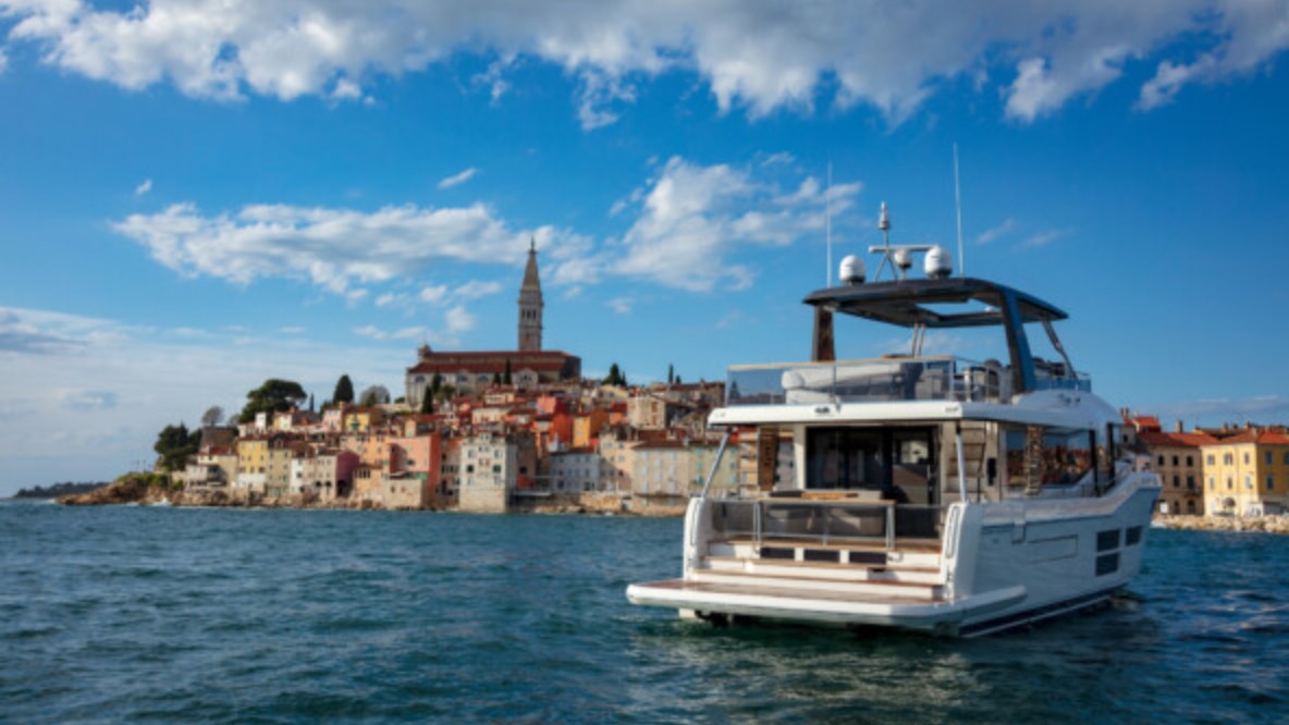 Beneteau Grand Trawler 62