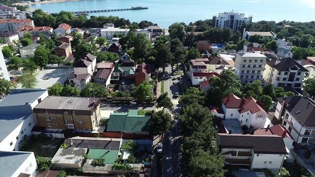 Трехкомнатная КВАРТИРА с ремонтом в центре Геленджика. 5 минут до моря! Самая НИЗКАЯ ЦЕНА за кв.м.!