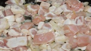 Курица с шампиньонами в сливочном соусе