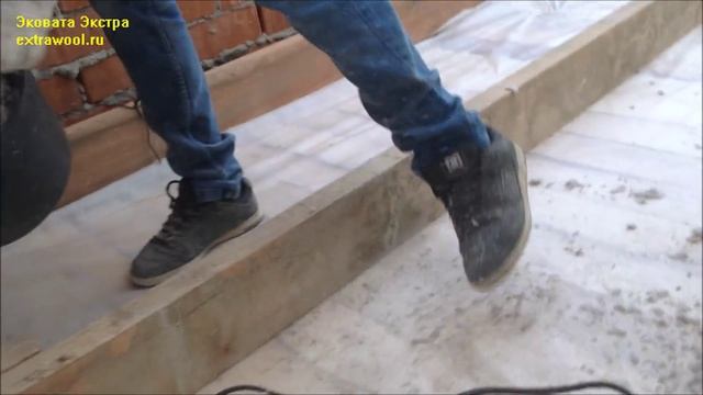 Эковата, утепление чердака своими руками.