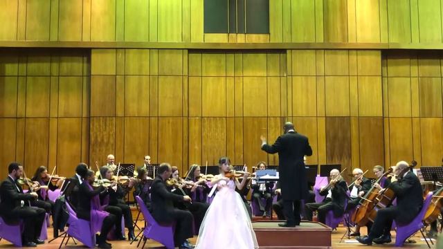 Annie Chang8 played Mozart Violin Concerto No.3